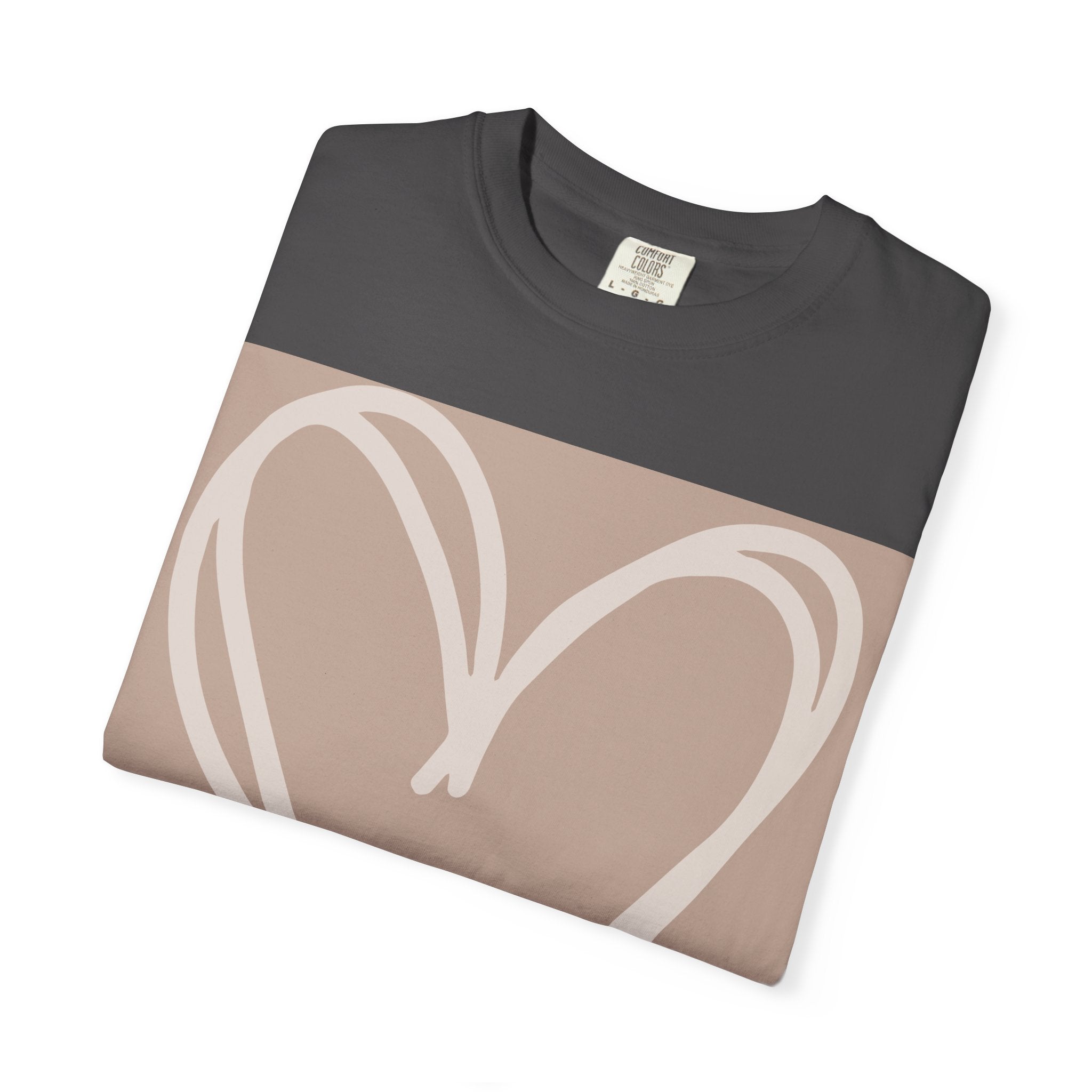 Hand-drawn Heart Tee | Minimal Neutral Graphic T-Shirt | Heart2Heart